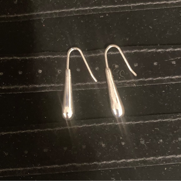 1” SILVER TONED HOOK STYLE TO EARRINGS - Picture 2 of 3